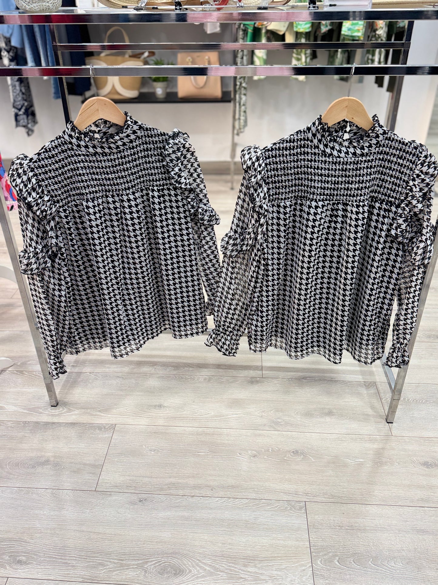 Blusas con Bordes