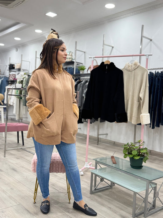 Chaqueta con bordes